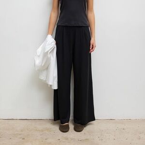 Leset Lauren Crop Pleated Pocket Pant in Black